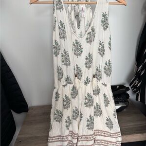 Floral Print Sleeveless Romper in White